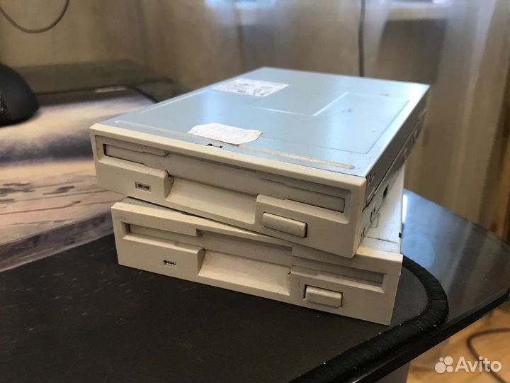 Флоппи-дисководы