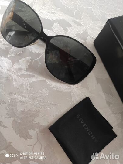 Солнцезащитные очки женские брендовые