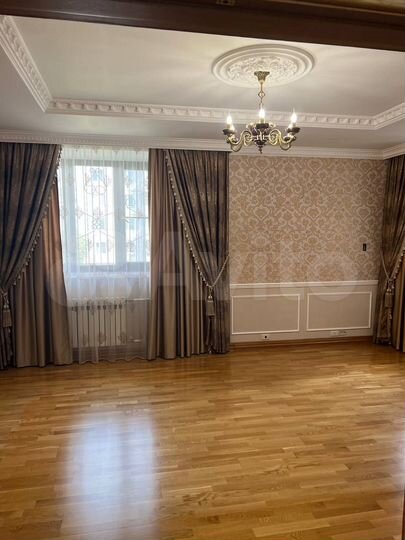 2-к. квартира, 92 м², 2/4 эт.