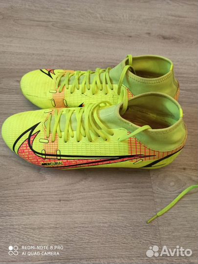 Футбольные бутсы nike