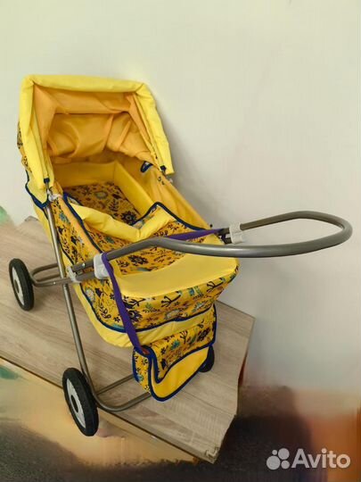 Коляска для кукол