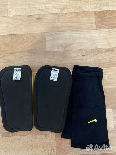 Щитки футбольные nike, размер L и XL