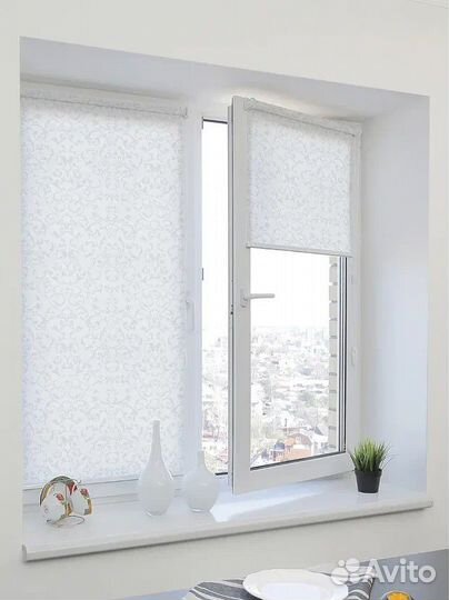 Жалюзи и рулонные шторы на окна