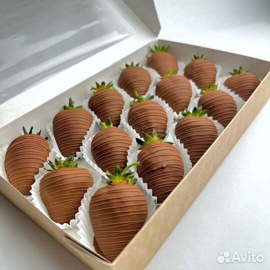 Клубника в шоколаде, бананы в шоколаде