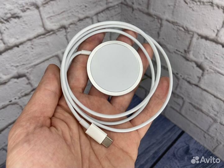 Беспроводная зарядка apple Magsafe