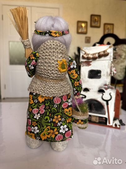 Баба Яга ручной работы с чертополохом
