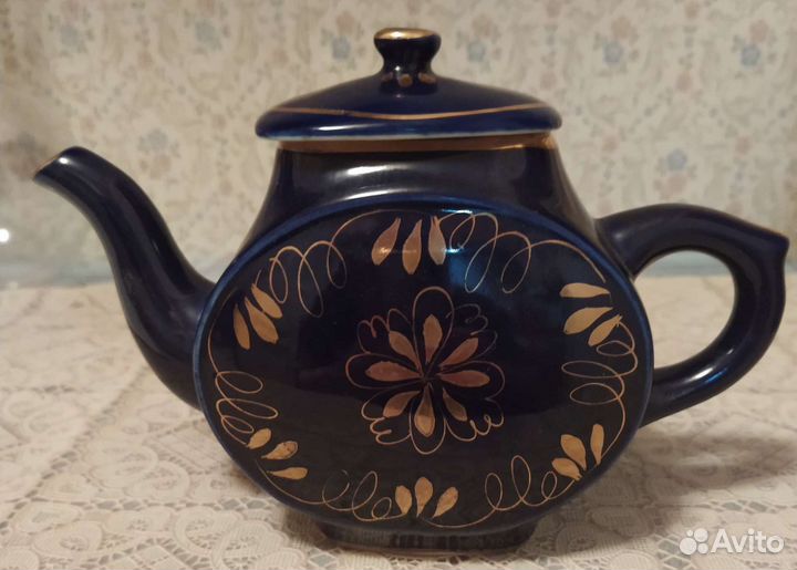 Предметы посуды Гжель