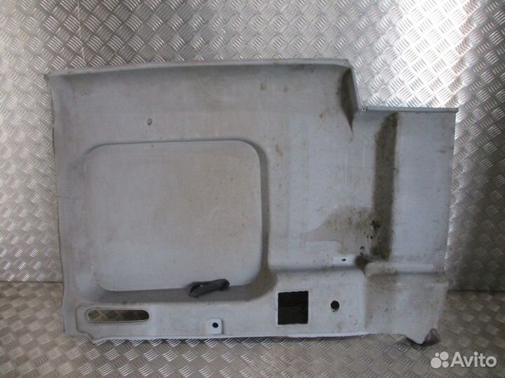 Обшивка боковой стенки кабины правая Mercedes-Benz