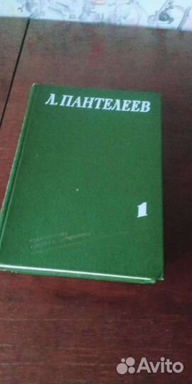Книги в ассортименте