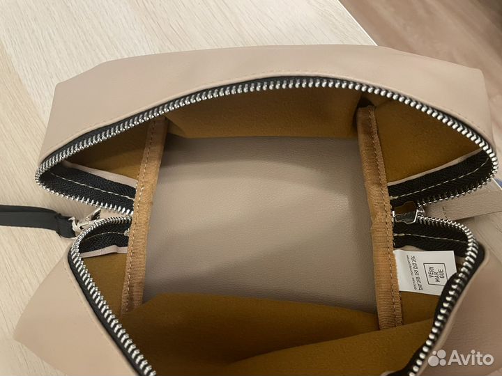 Косметичка, дорожный несессер