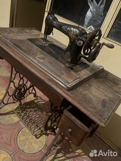 Швейная машина Singer