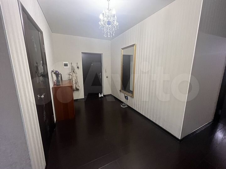 2-к. квартира, 65 м², 3/9 эт.