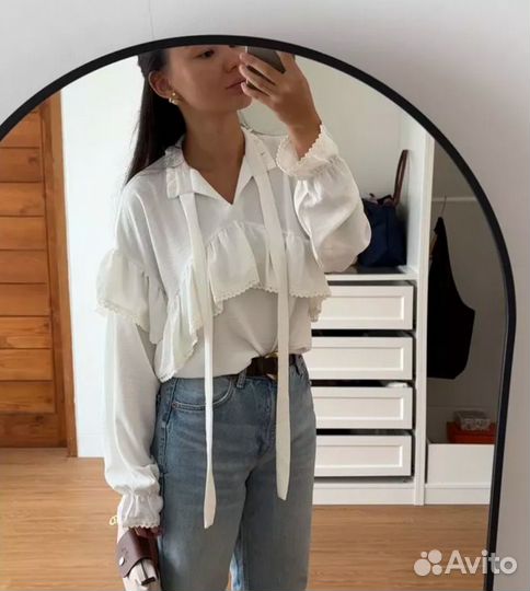 Блузка с воланами