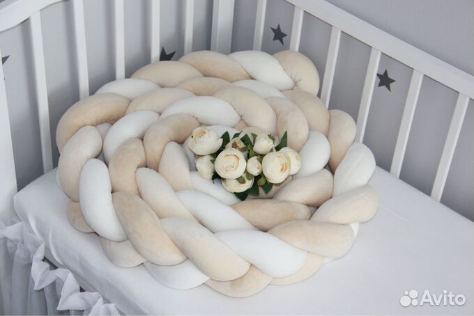 Бортик косичка,подушка комплект в кроватку детскую