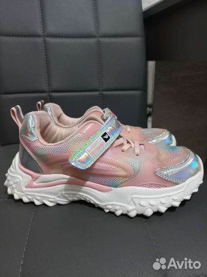 Кроссовки для девочки