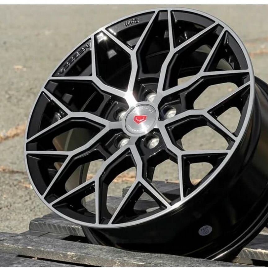 Литые диски Vossen HF2 7×R16 5×100