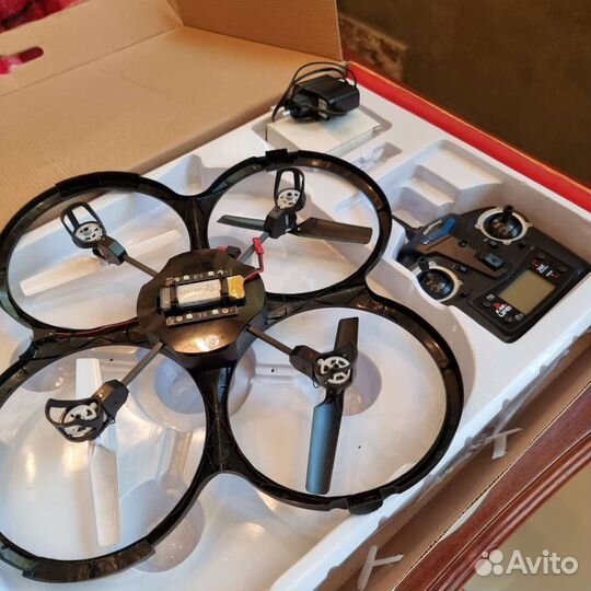 Квадрокоптер новый в коробке