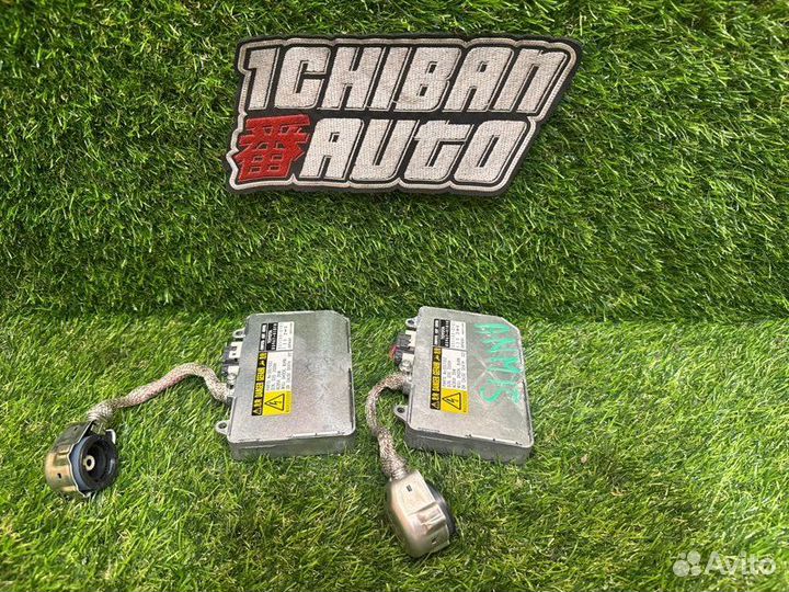 Блок ксенона Toyota Isis ANM15