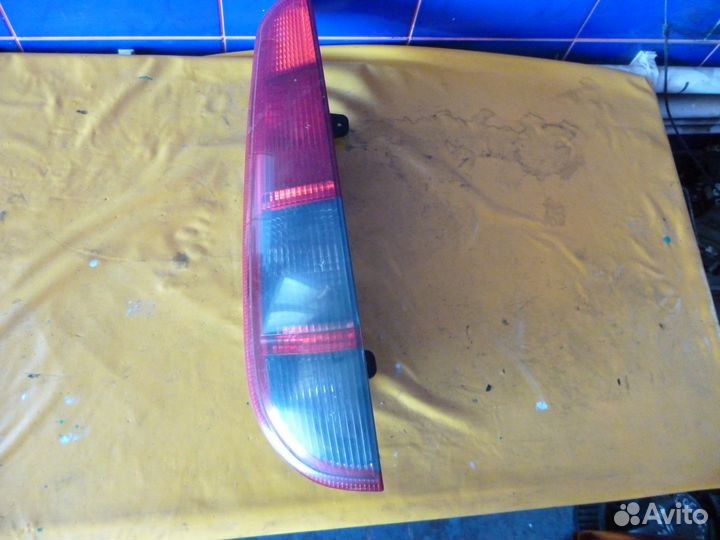 Фонарь задний левый Форд Фокус 2 универсал