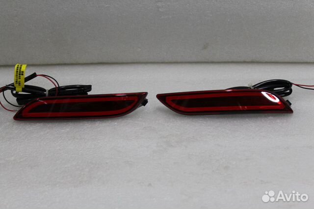 Стопы дополнительные Camry V70 красные