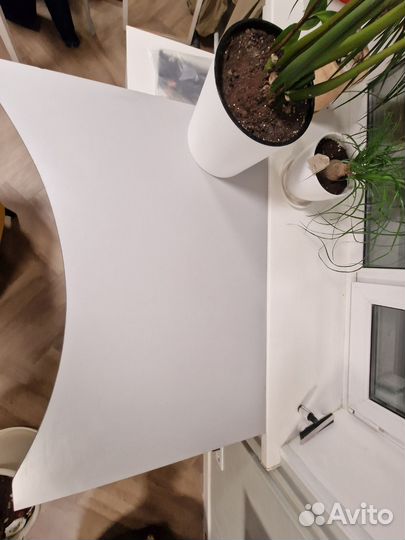 Офисный письменный стол удобный в идеале