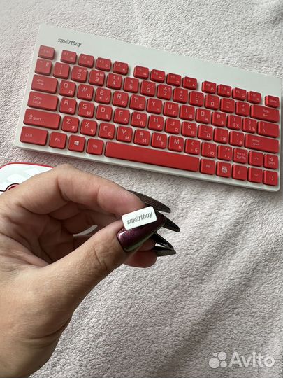 Беспроводная мышь и клавиатура