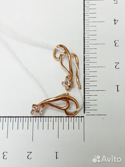 Золотые серьги с камнем