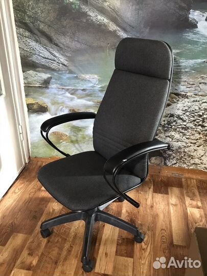Компьютерное кресло