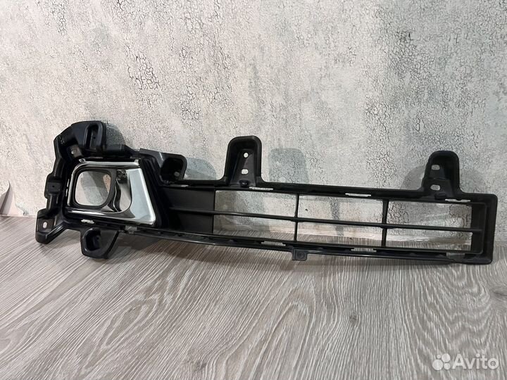 Решетка бампера Toyota Land Cruiser 2015- правая