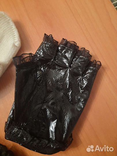 Варежки и перчатки