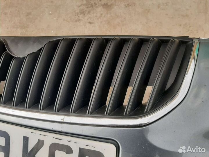 Решётка радиатора Skoda Superb 2