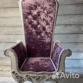 Кресло-трон для кукол в готическом стиле