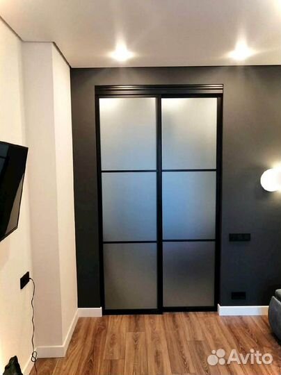 Стеклянная перегородка