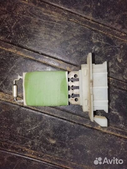 Резистор отопителя Рено Логан 1