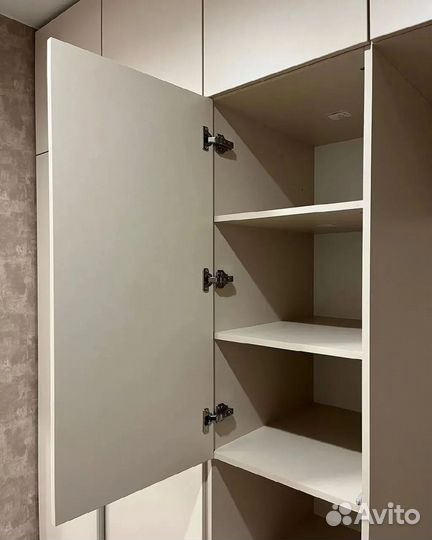 Прихожая по индивидуальному заказу под потолок