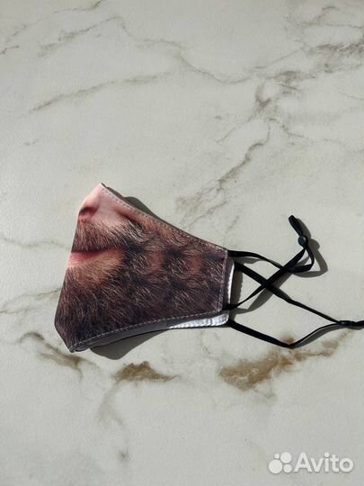 Новая маска с усами и бородой