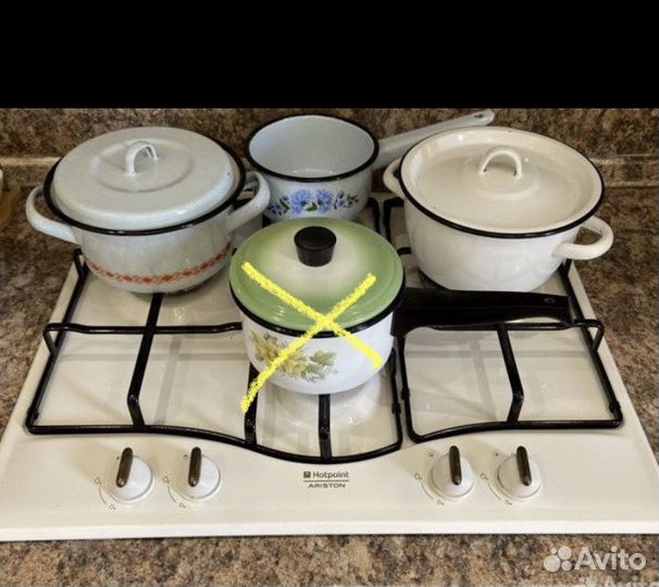 Новые эмалированные кастрюли