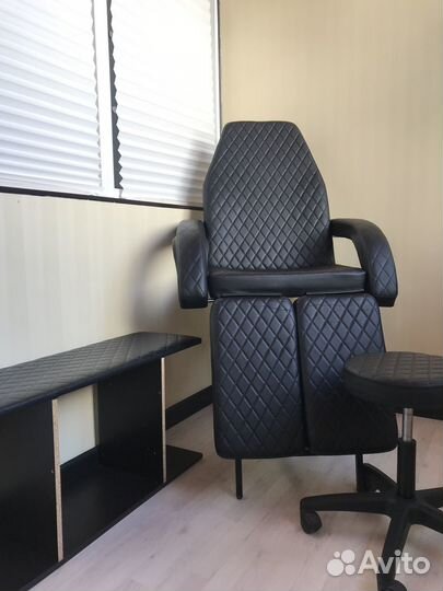 Педикюрное кресло, подставка, стульчик