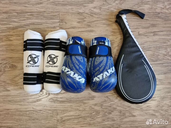 Накладки на голень, перчатки, пальчага