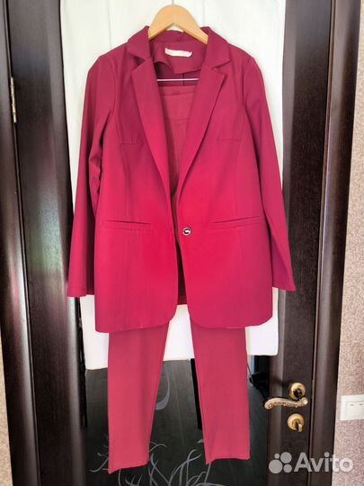 Брючный костюм женский 44 46