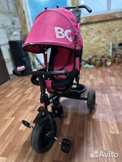 Детский трехколесный велосипед коляска