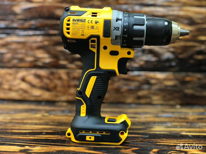 Безударная дрель-шуруповерт DeWalt DCD791, тушка