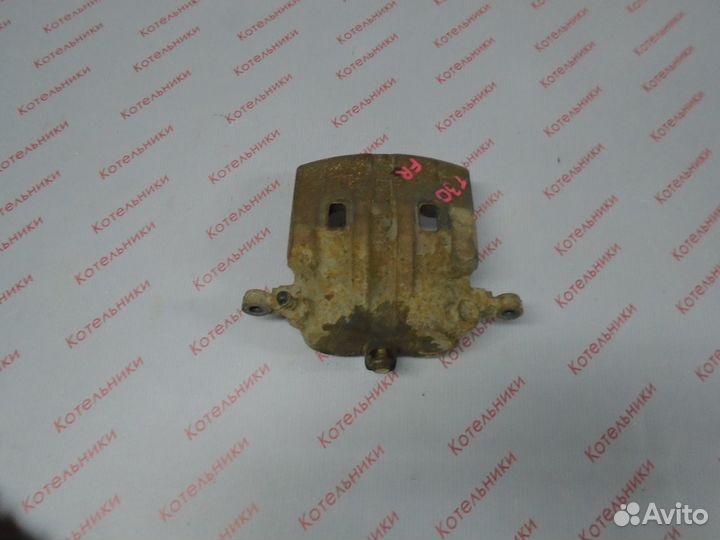 Nissan 41001-8H300 Суппорт тормозной, правый