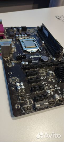 Материнская плата с процессором и памятью