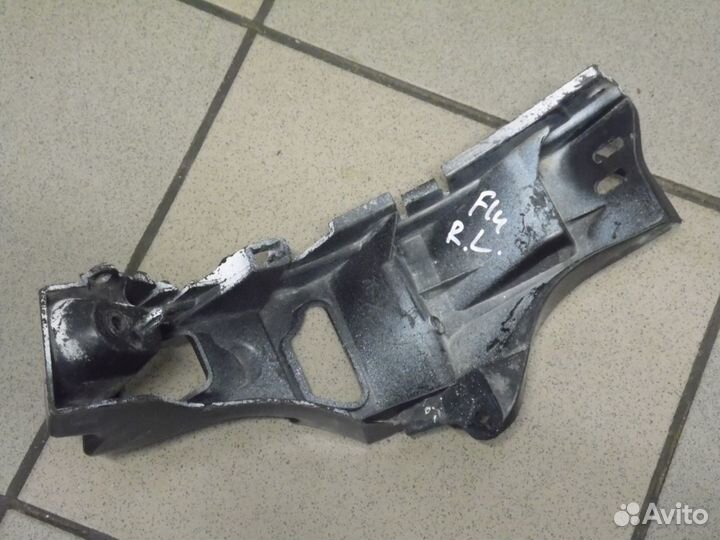 Кронштейн задней фары левый Рено Флюенс