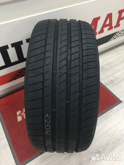 Kapsen RS26 275/35 R20 102Y