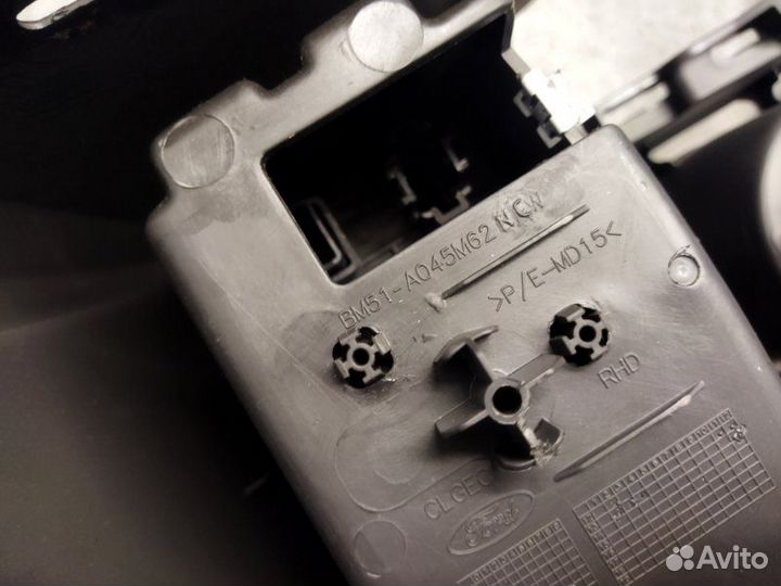 Консоль Ford Focus 3 хетчбэк 1.6L duratec TI-VCT