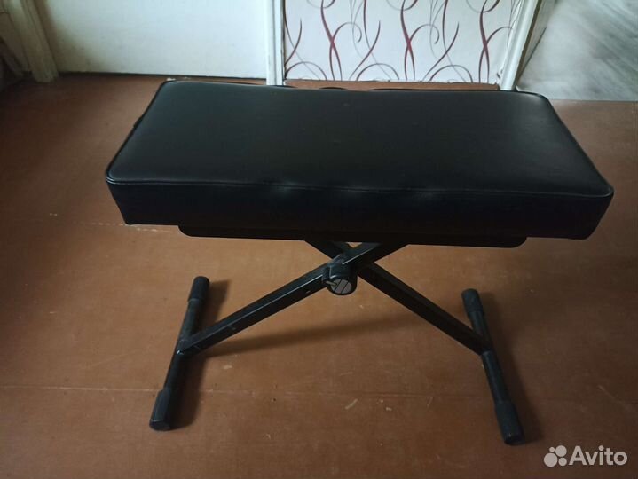 Стул для фортепиано