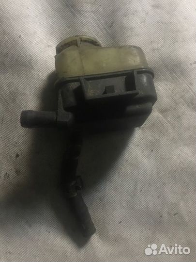 Бачок для тормозной жидкости Toyota Carina CT190