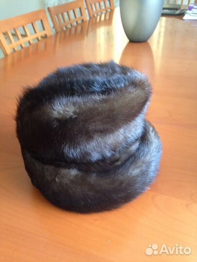 Продаю норковые шапки, обе шапки б/у, но в хорошем